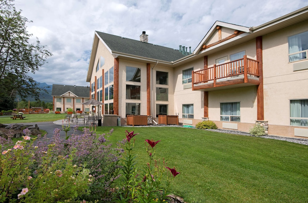 Best Western Plus Valemount Inn & Suites 7/65