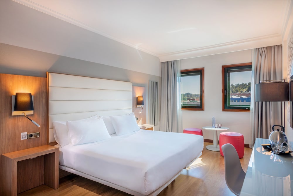 Hotel Santiago Plaza Affiliated By Melia 27/81
