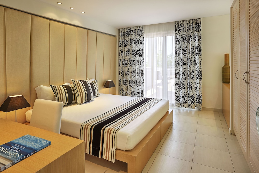 Ilio Mare Beach Hotel by GHH 28/75