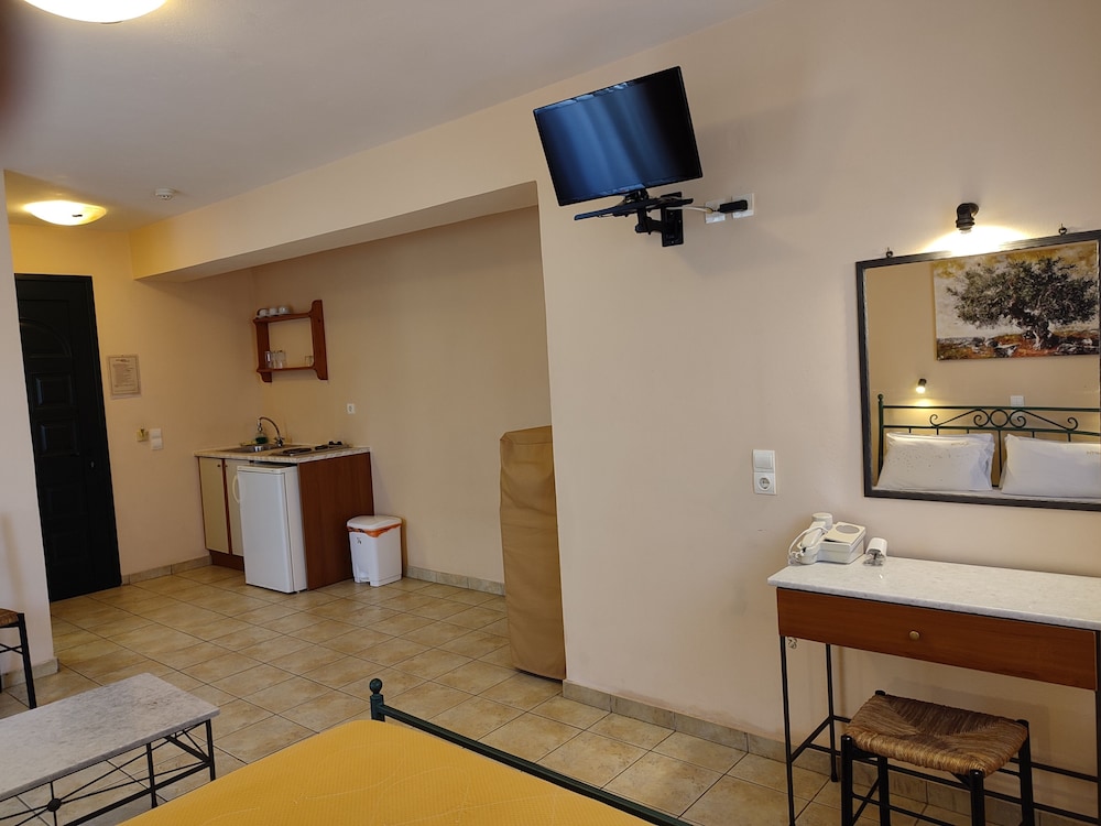 Elanthi Village Hotel 15/85