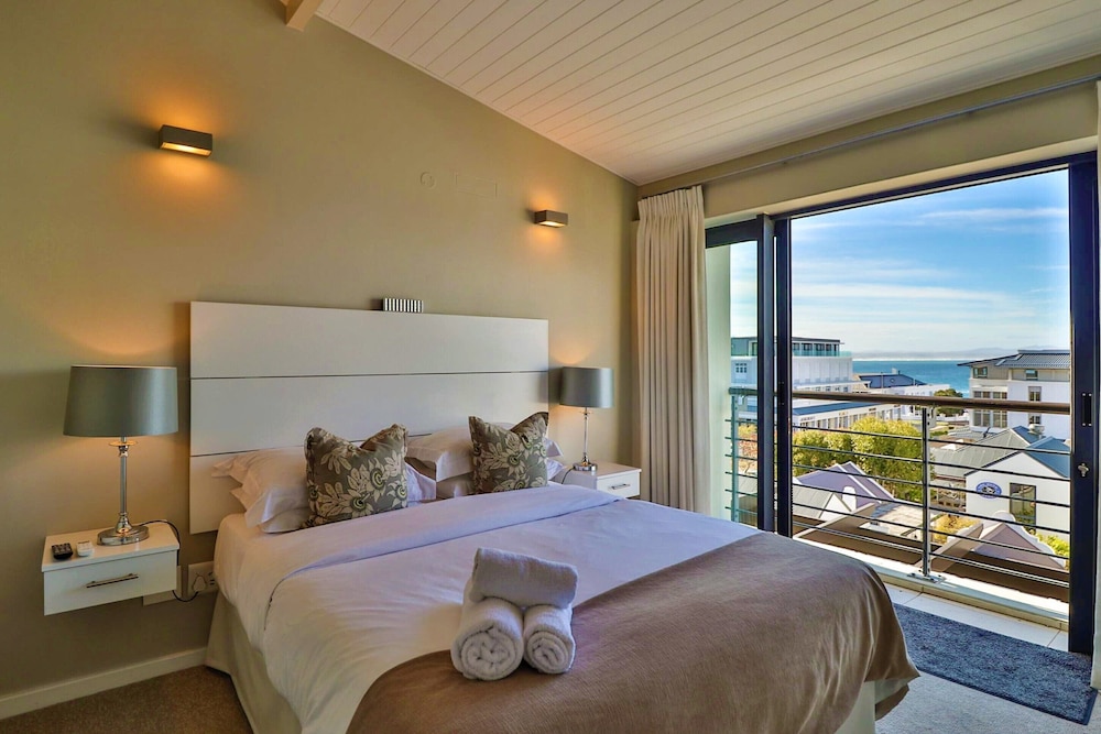 Whale Coast Hotel 15/71