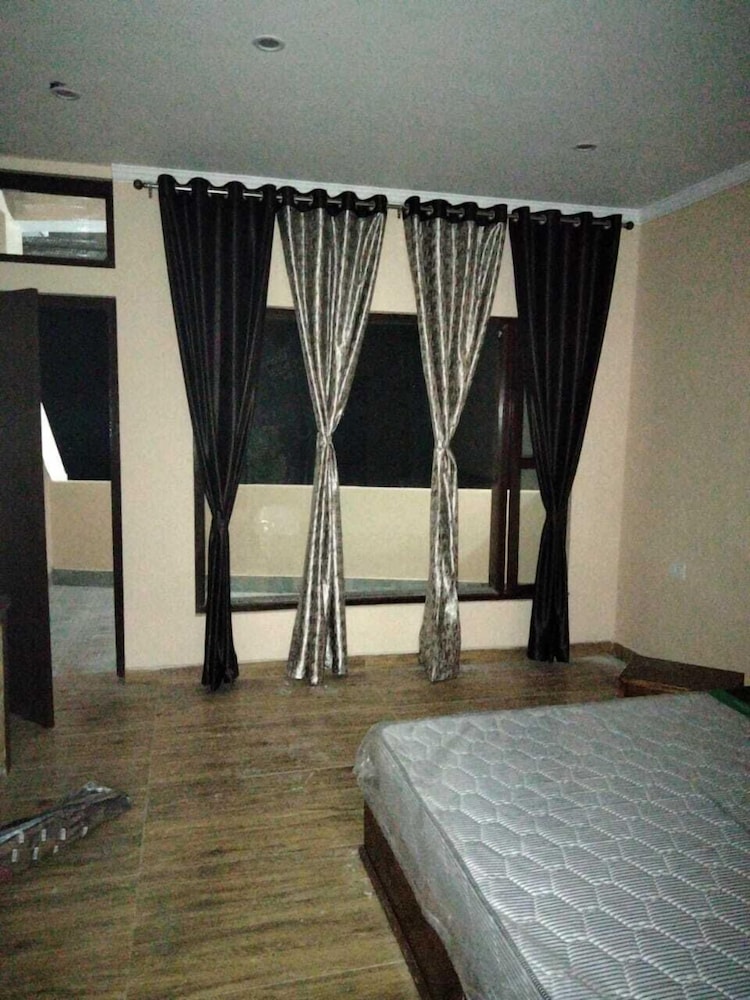 Hotel Uttarakhand 17/29