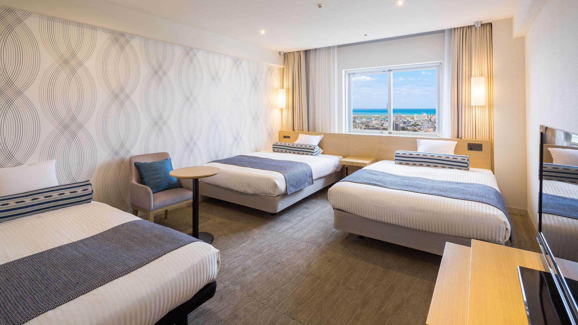 Superior, Twin Beds, Ocean View, Night View
