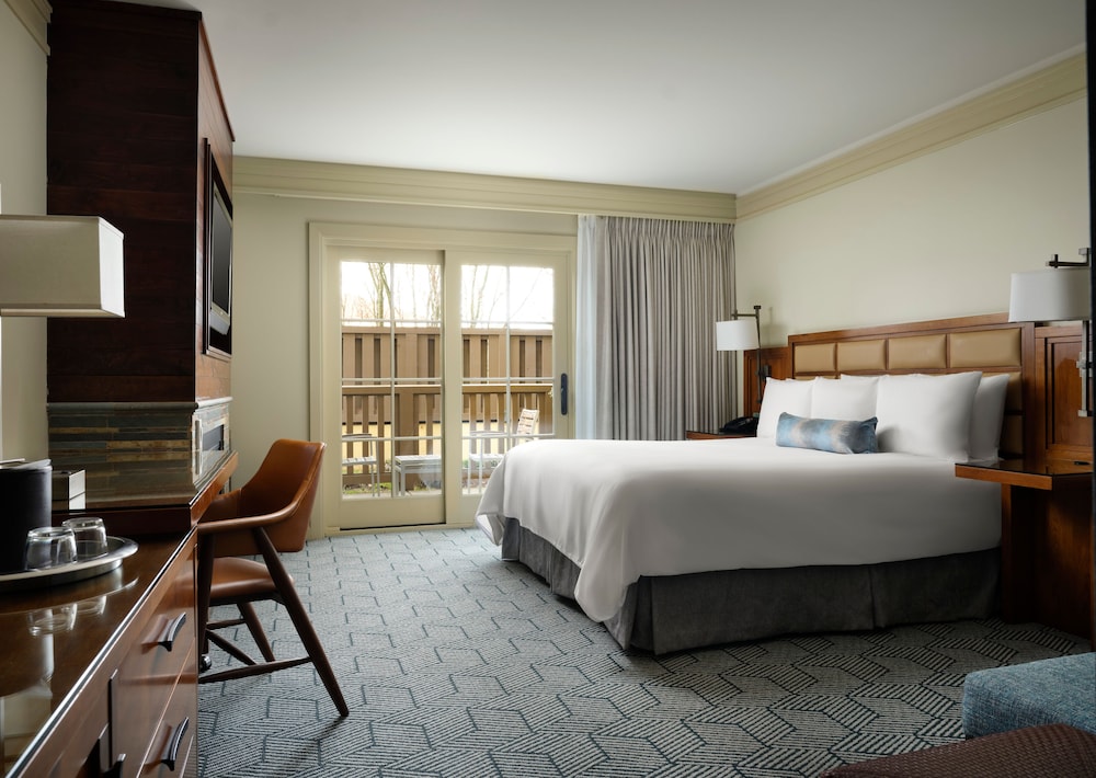 PREMIER, KING BED