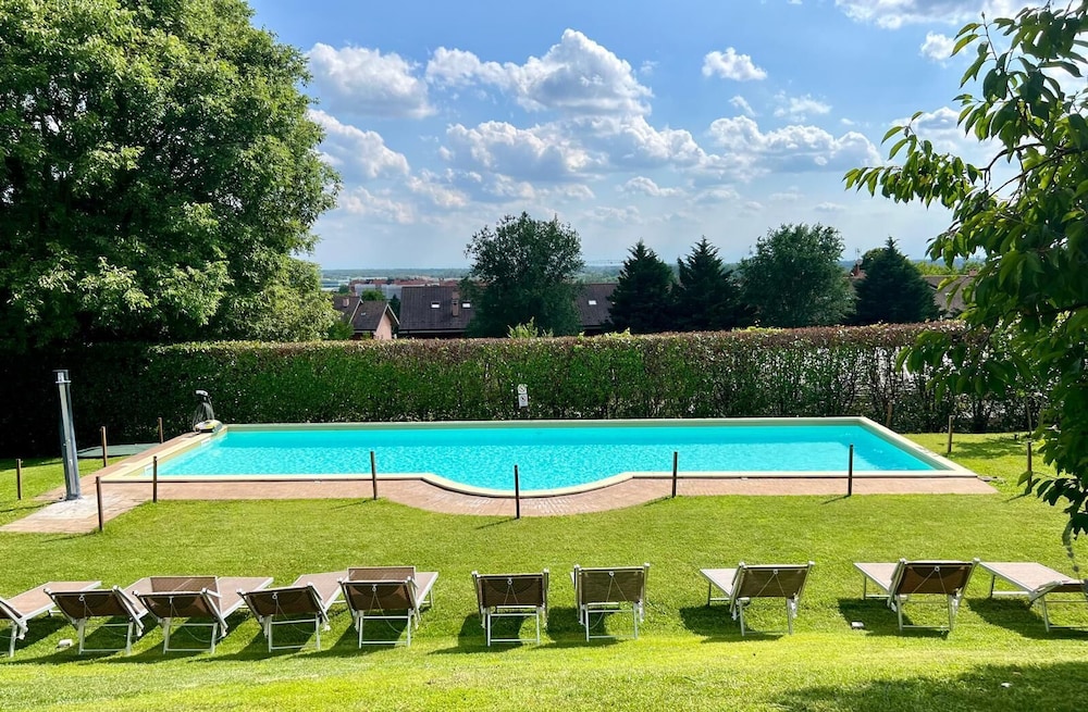 Le Serre Suites and Apartments 15/34