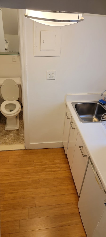 Incentra Village Guest House 48/50