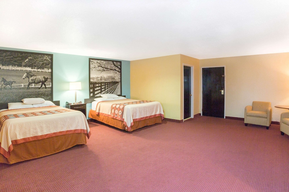 Super 8 By Wyndham Richmond KY 27/40