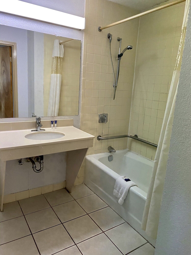 Motel6 Marianna, FL 52/60
