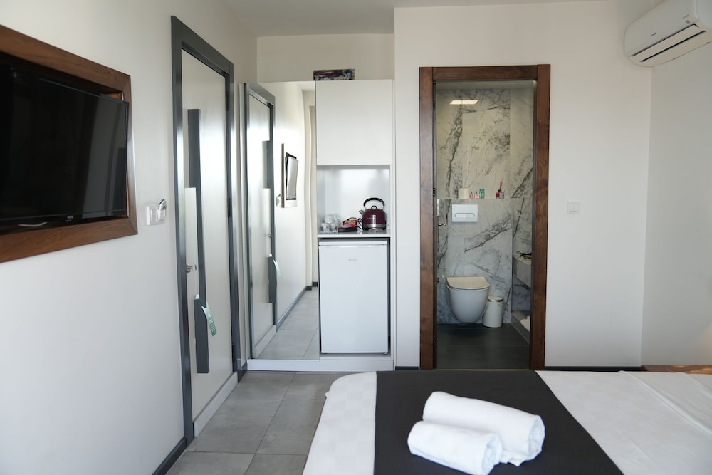 EXEN HOTEL 50/50
