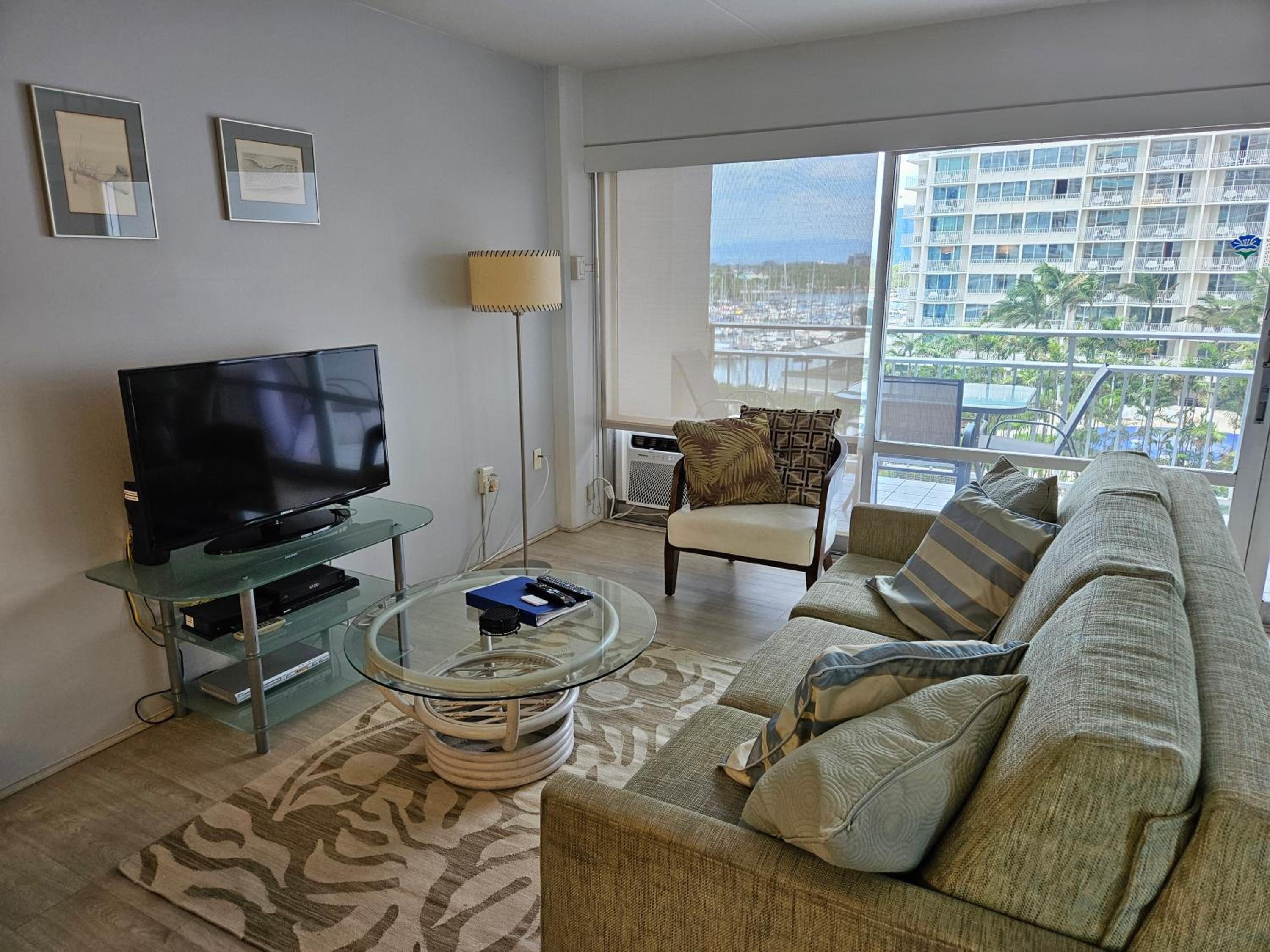 Ilikai Hotel Condo with Kitchen and Ocean View 20/38