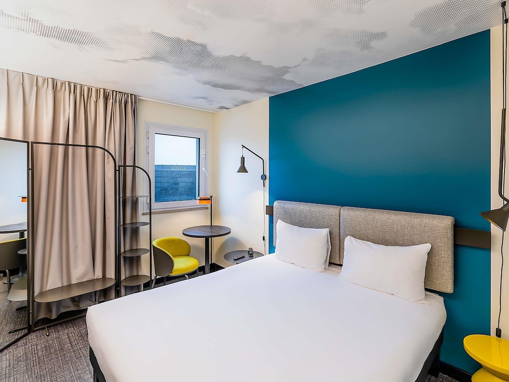RENOVATED, STANDARD, DOUBLE BED