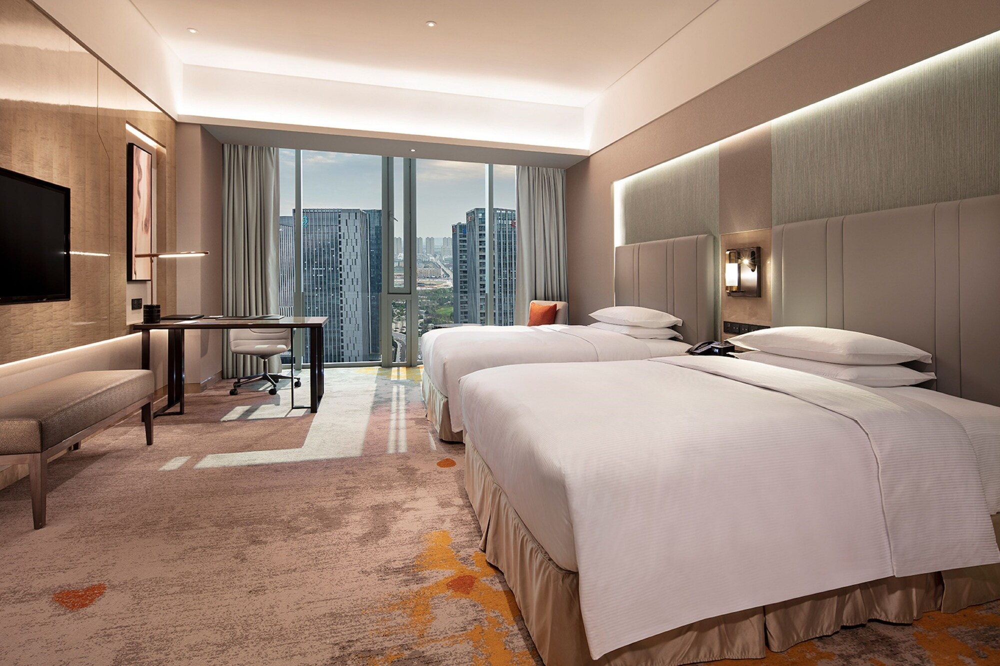 DELUXE, TWIN BEDS