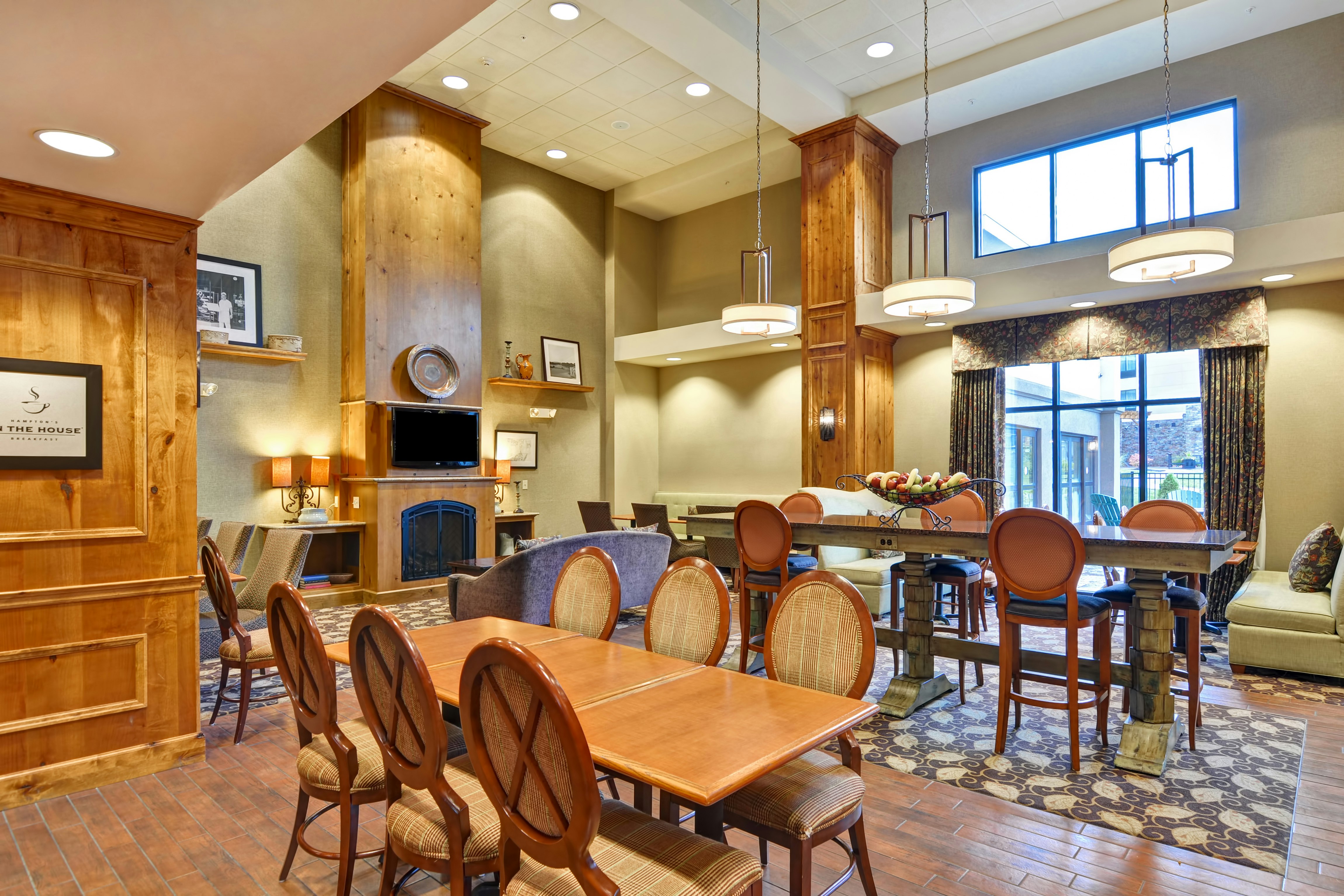 Hampton Inn and Suites New Hartford 51/64