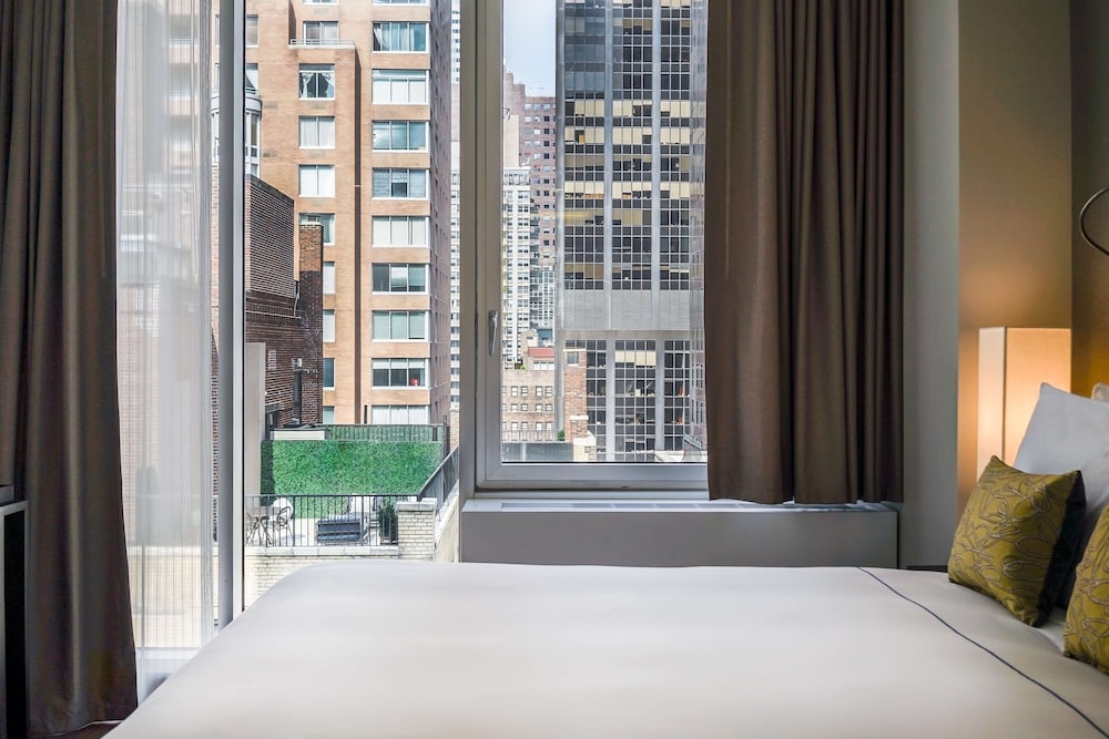 PRESIDENTIAL, SUITE, KING BED