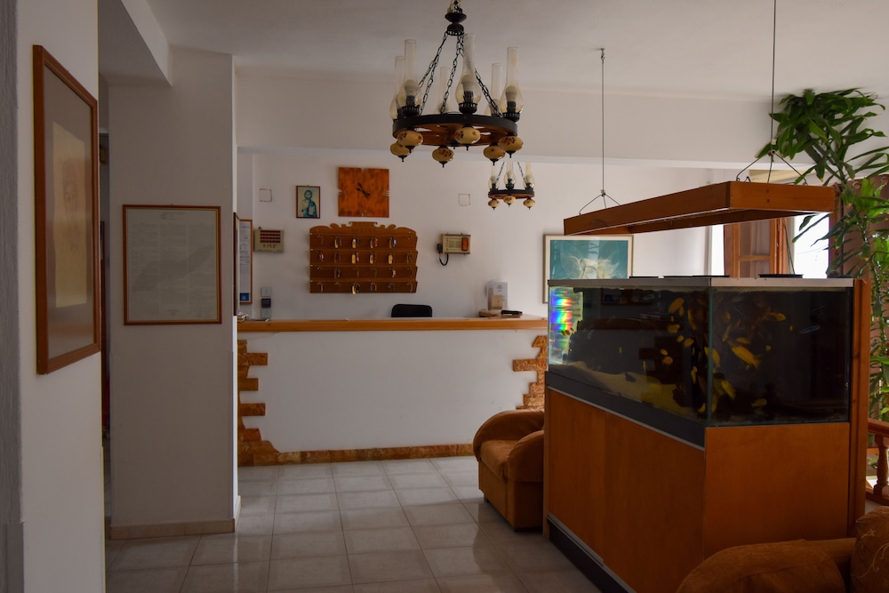 Kastro Hotel 3/100