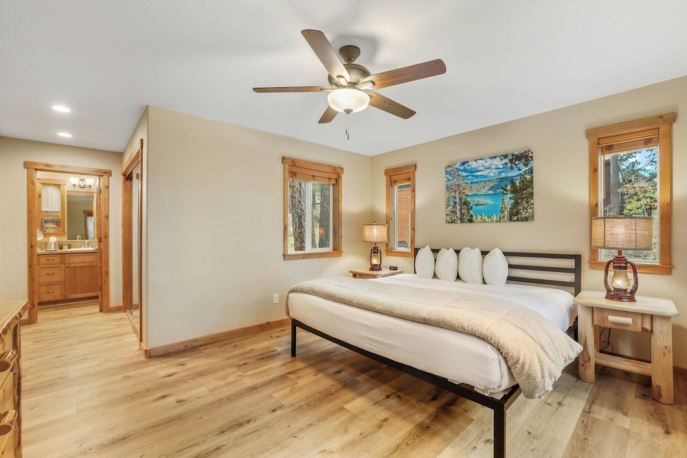 Private Home, 3 Bedrooms, House, 4 Beds, 3 Queen Beds