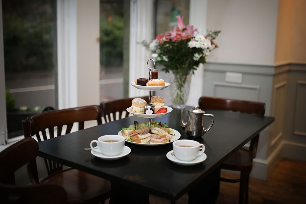 Gwydyr Hotel 35/50