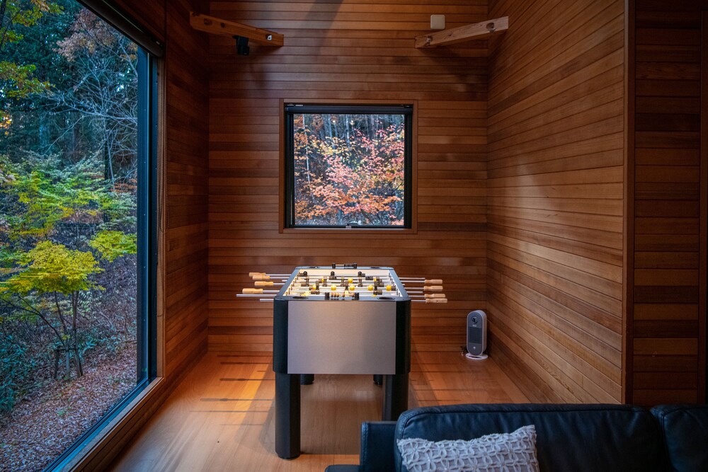 Phoenix Chalets 25/50