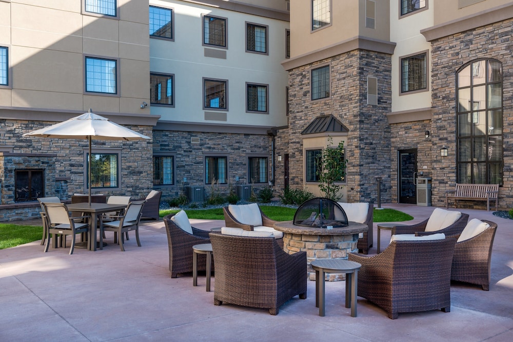 STAYBRIDGE SUITES EAU CLAIRE - ALTOONA 49/67