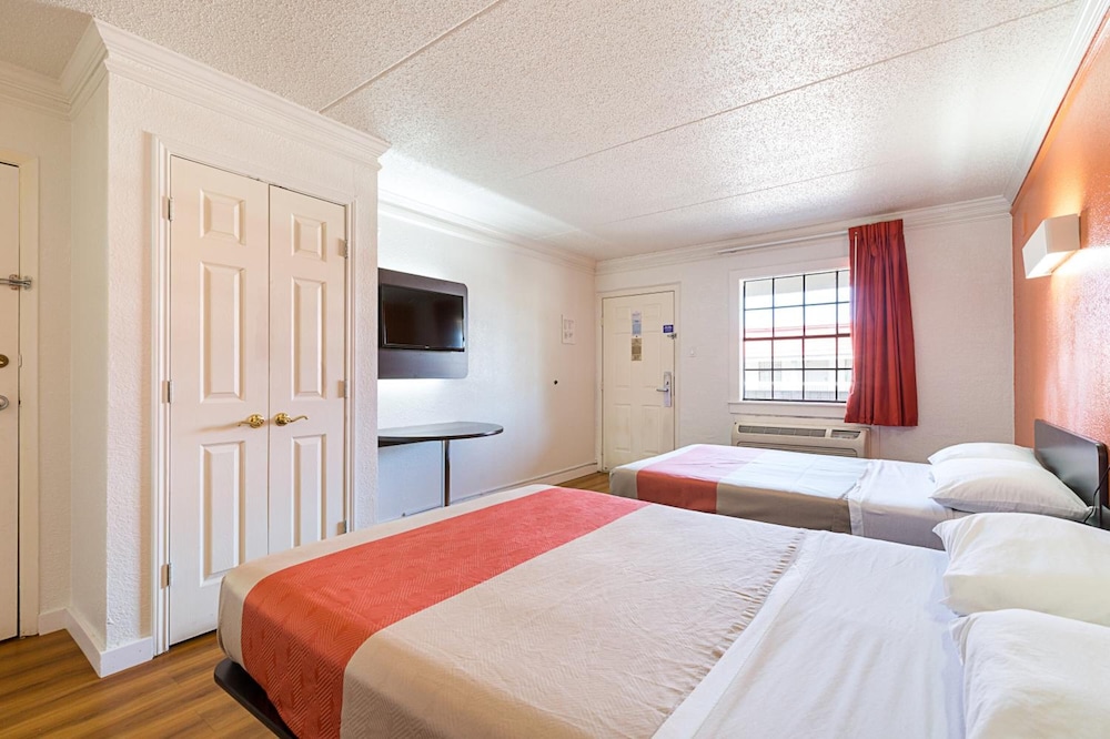 Motel6 Kirkland, WA - North Kirkland 17/58