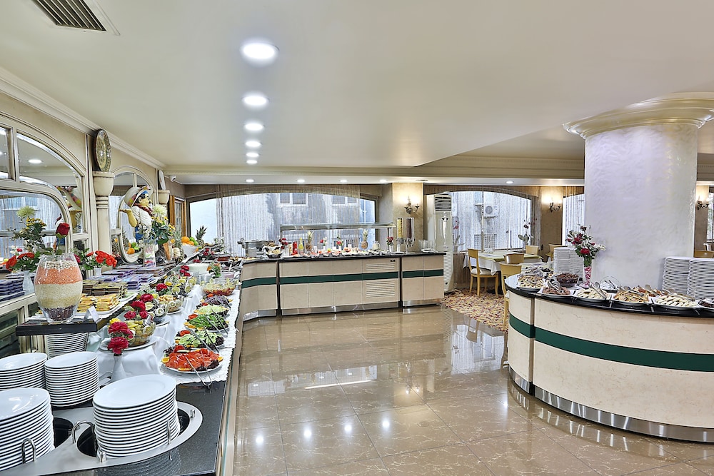 Lobby at Hotel Bulvar Palas, ISTANBUL