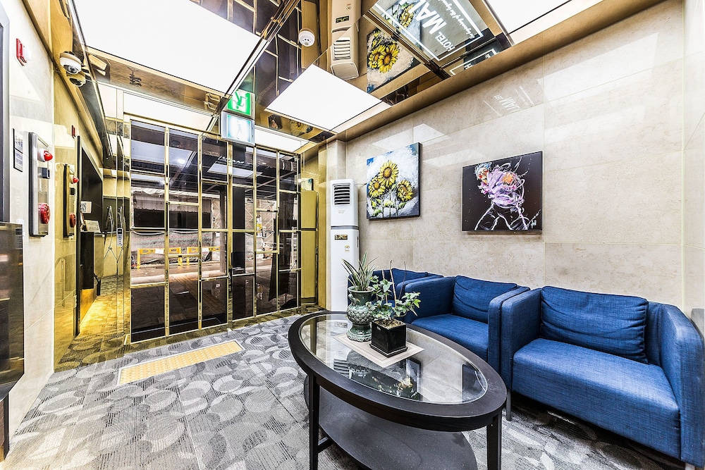 Malu Hotel 47/72
