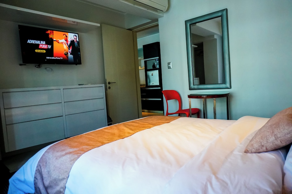 EXECUTIVE, SUITE