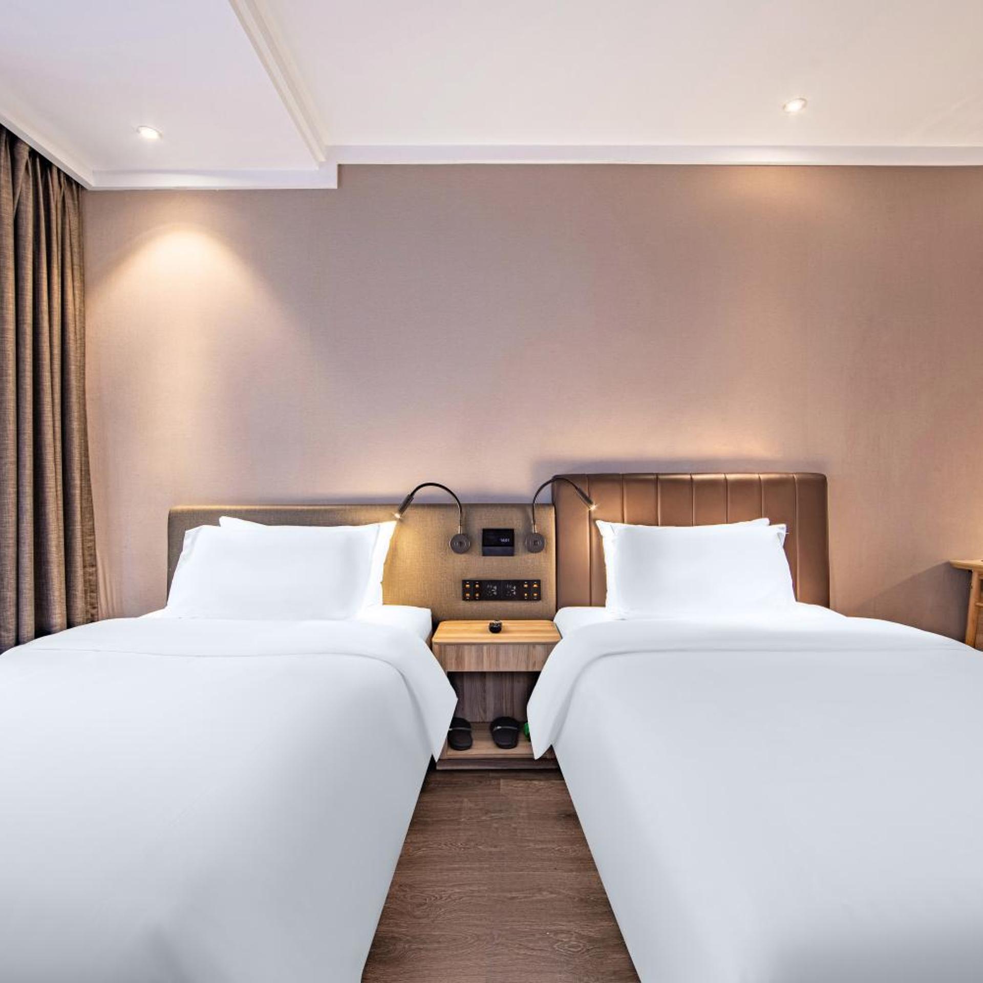 HanTing Premium Hotel (Shanghai Loushanguan Road Subway Station) 21/50