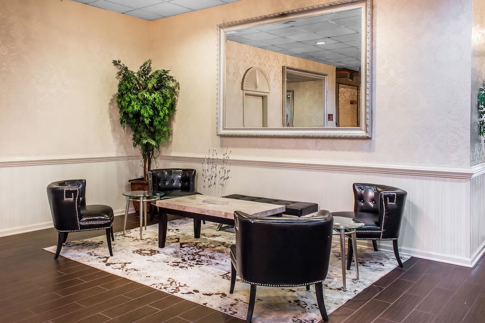 Clarion Hotel Philadelphia International Airport 43/57