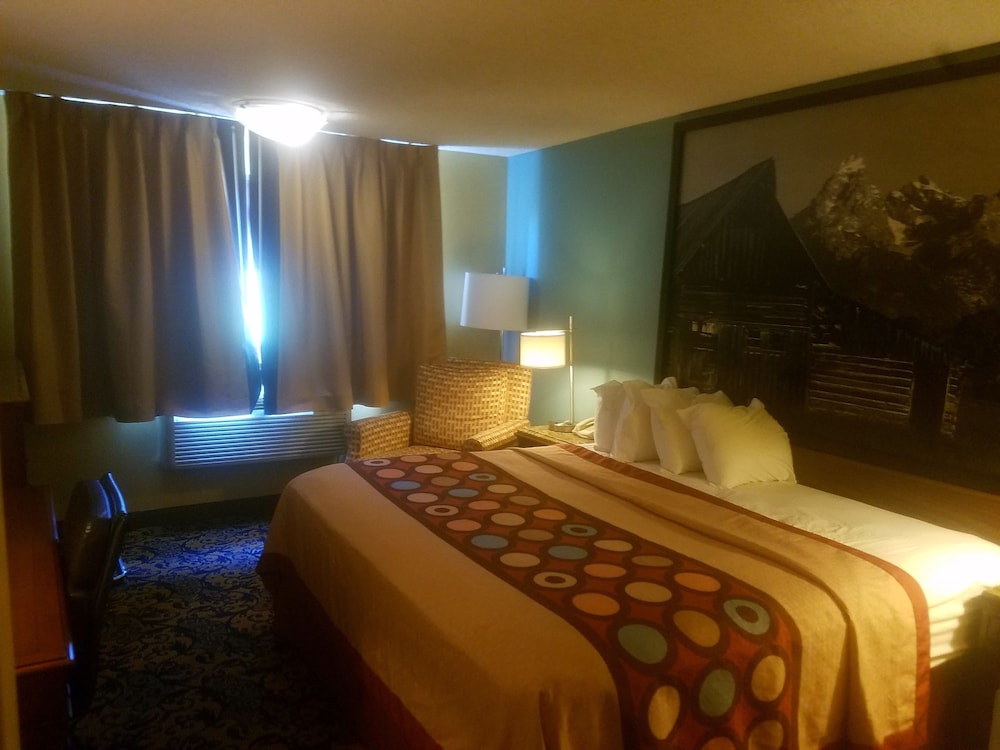 Super 8 by Wyndham Casper East/Evansville 7/33