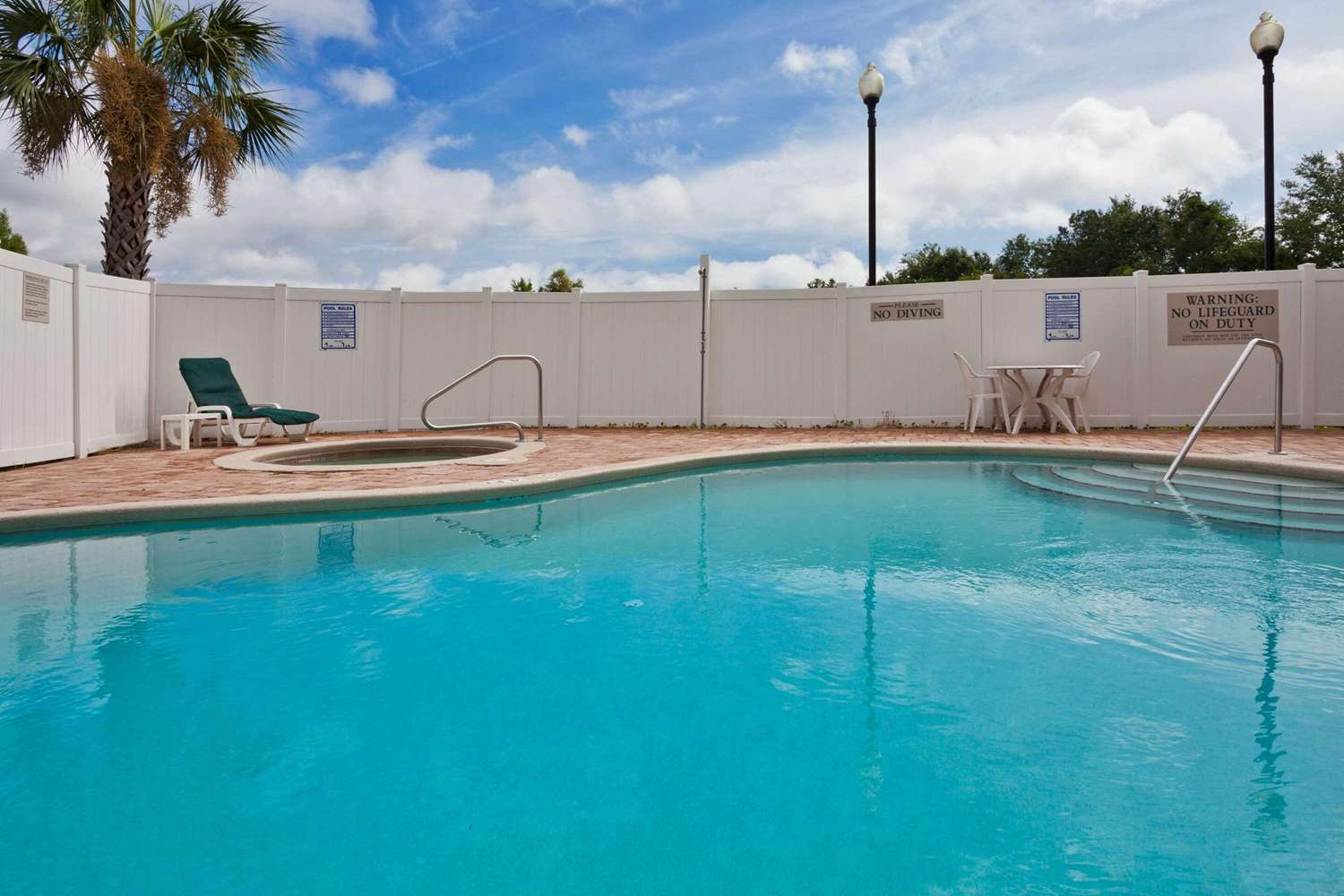 Country Inn & Suites By Radisson Jacksonville West Fl 16/33