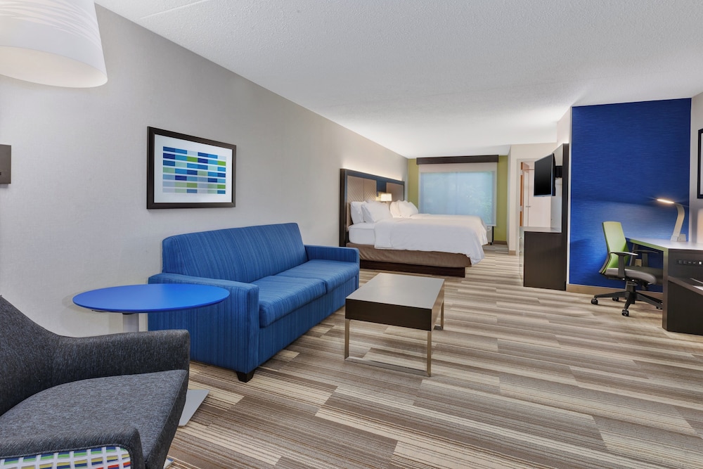 Holiday Inn Express Suites Blackburg University Area 41/74