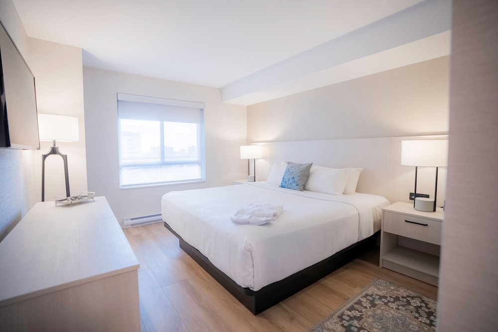 2 BEDROOMS, MODERN, SUITE