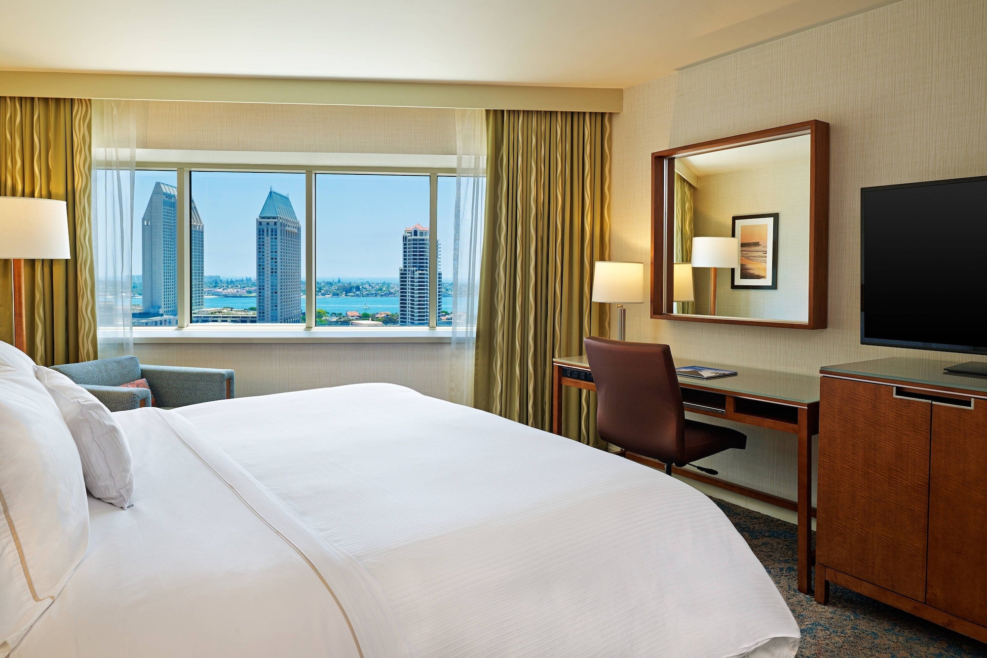 Room, Queen Bed, Bay View