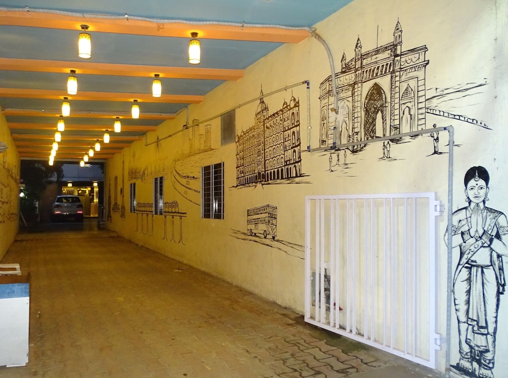 Sunshine Hostels 3/18