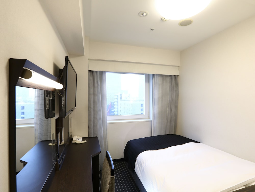 ROOM, SINGLE