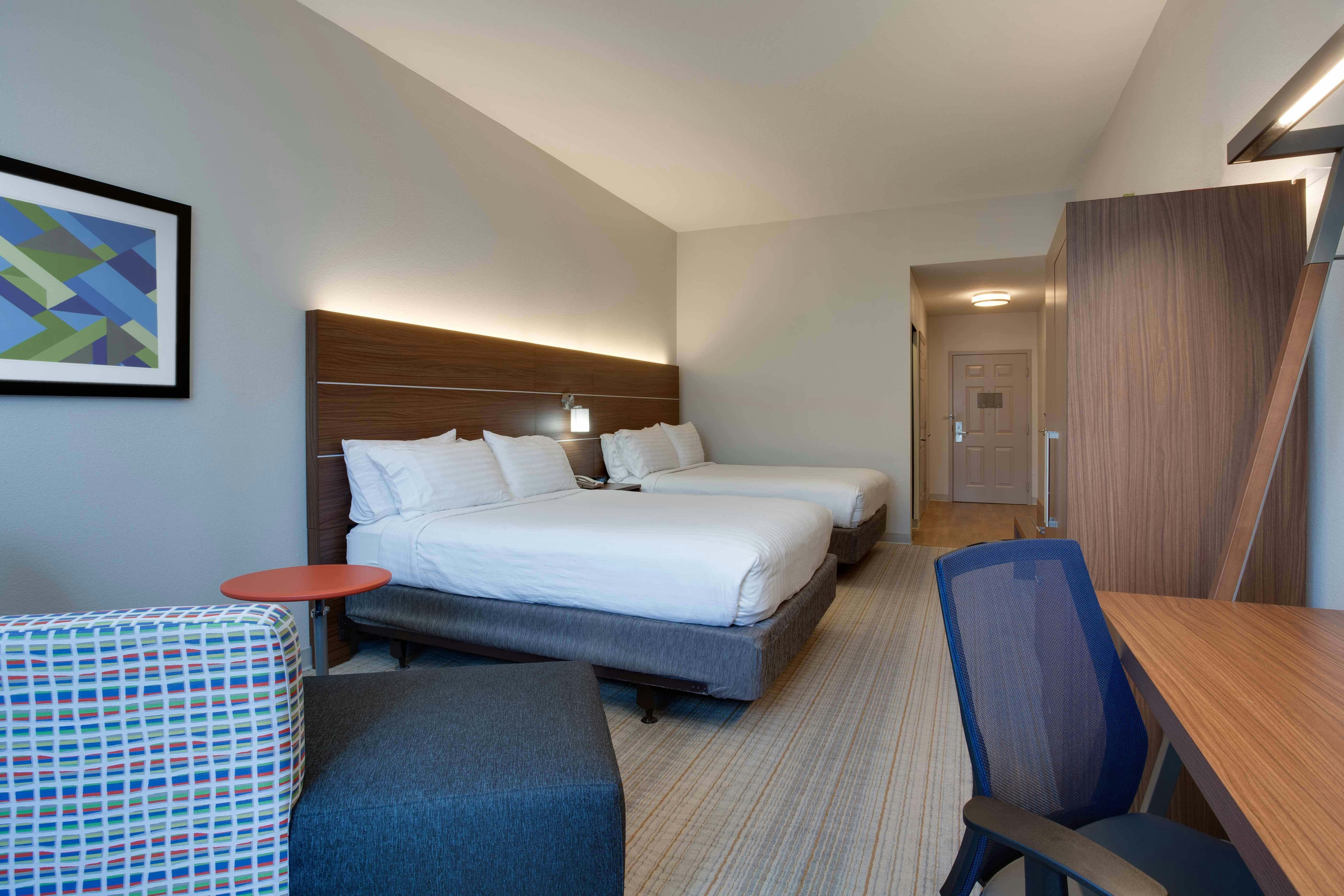 Holiday Inn Express And Suites Orlando International Airport 22/62