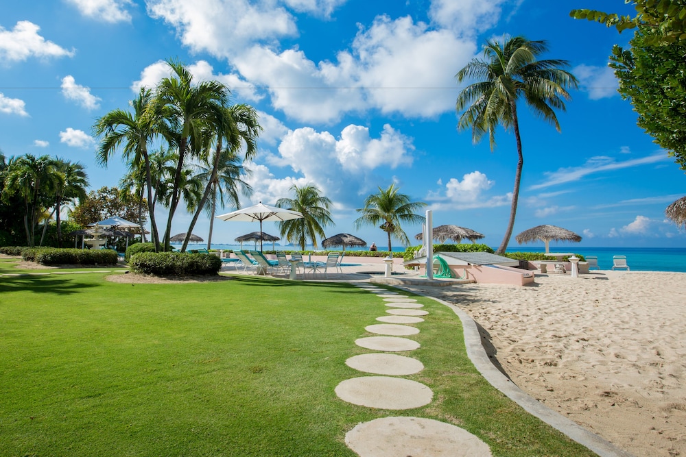 Aqua Bay Club Luxury Condos 37/50