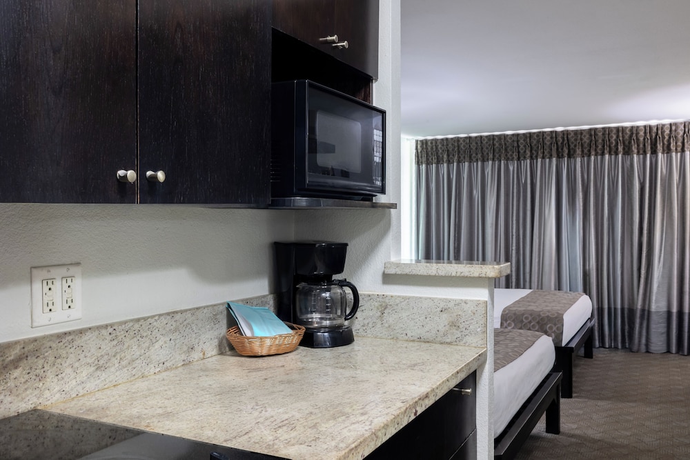 Skyline Island Colony Hotel 39/49