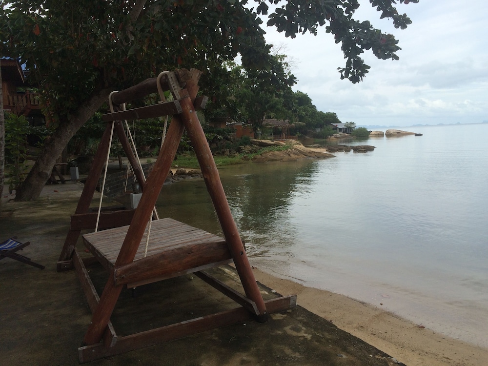THARATHIP RESORT 65/68