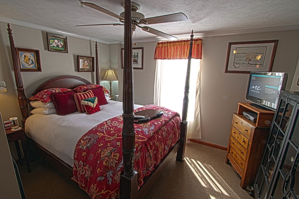 Phineas Swann Bed Breakfast 24/80