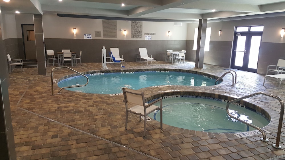 Country Inn & Suites by Radisson, Savannah Midtown, GA 4/39