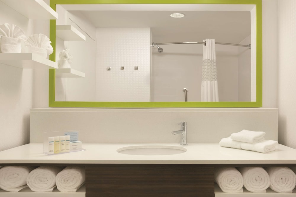 Hampton Inn Houston-Brookhollow 24/59