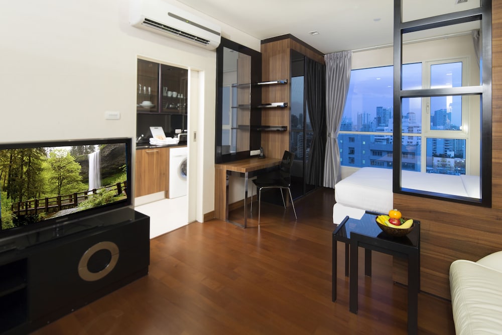 Ivy Thonglor 55 22/37