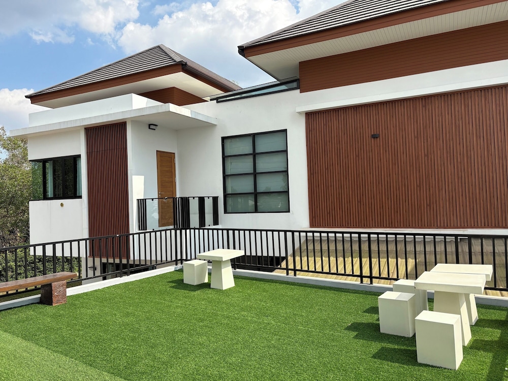 Chom Chiang Rai Hotel 24/30