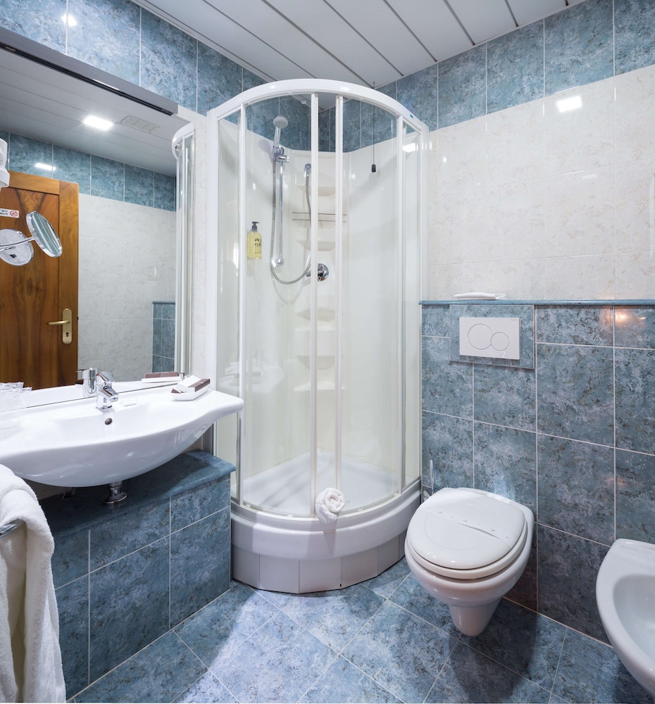 La Villa, Sure Hotel Collection by Best Western 29/76