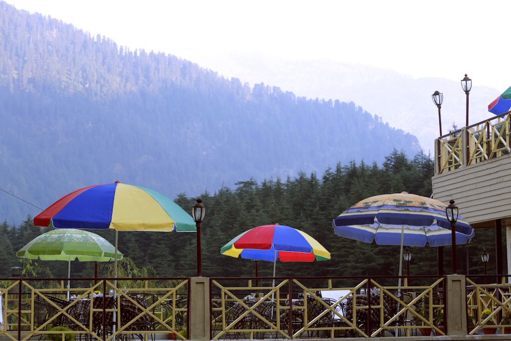 SNOW VALLEY RESORTS 64/66