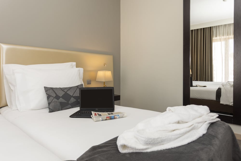 Czar Lisbon Hotel 21/66