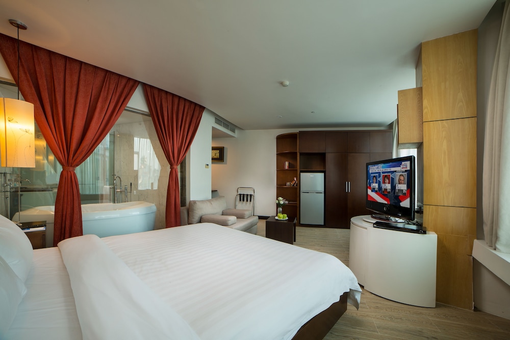 The Hanoi Club Hotel Lake Palais Residences 18/61