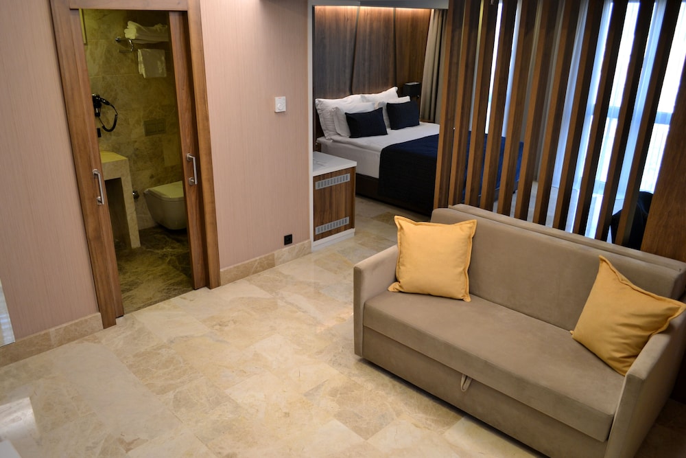 Extenso Hotel 9/47